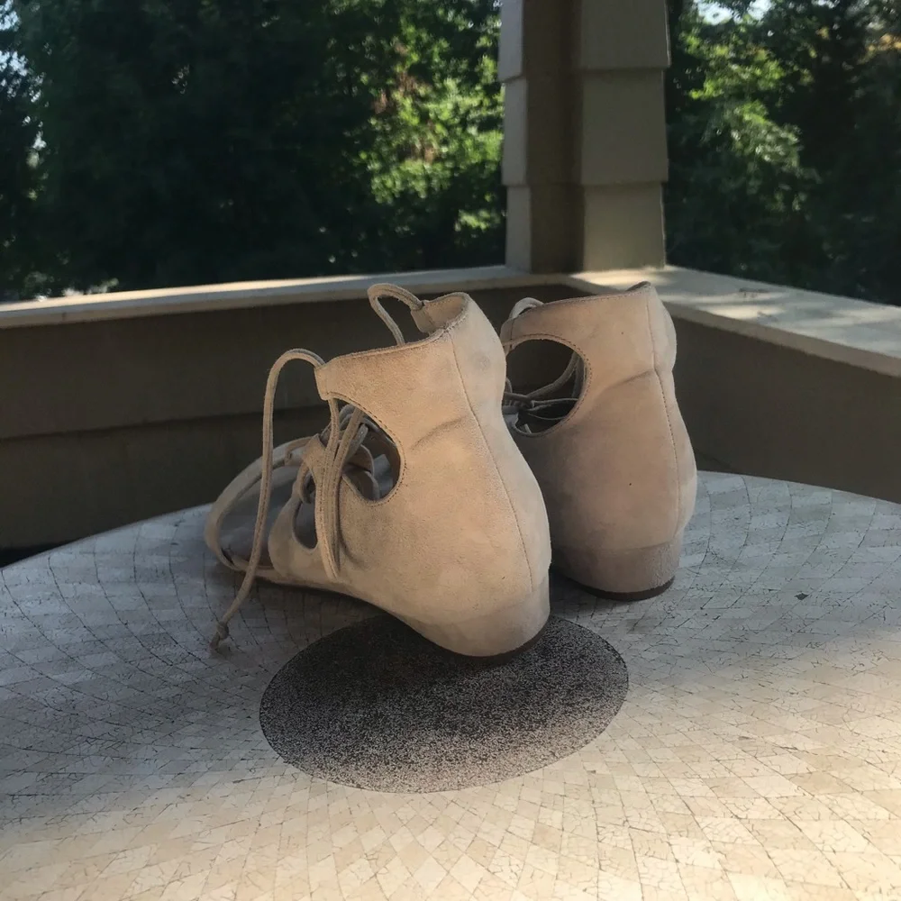 Elie Tahari like-new sandals